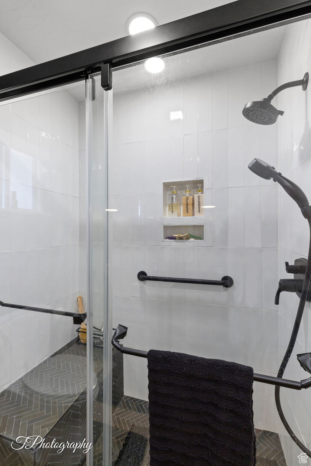 RIDGEPOINTE - Residential