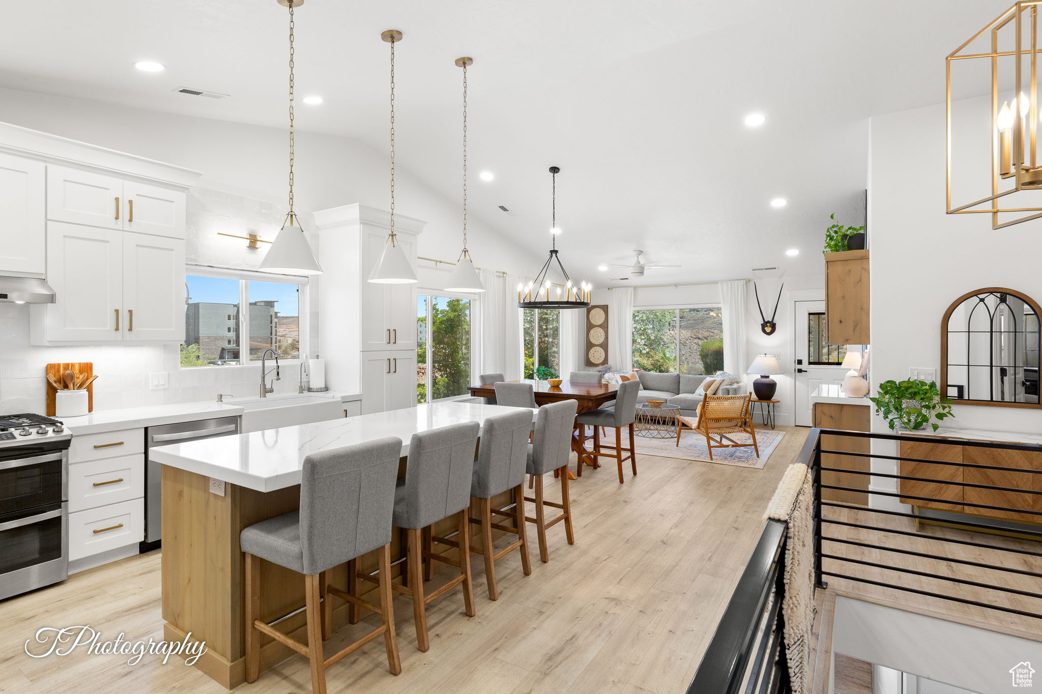 RIDGEPOINTE - Residential