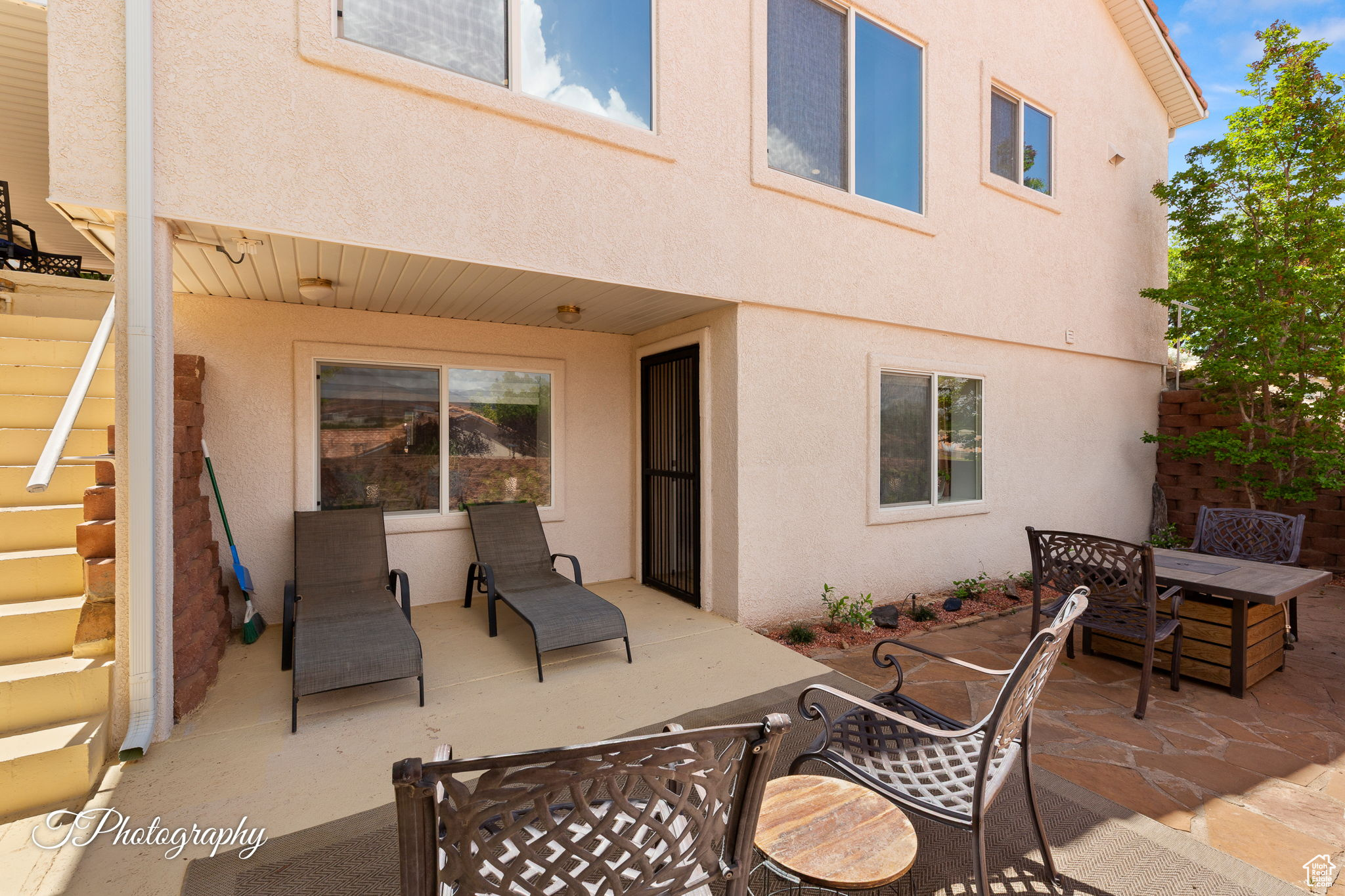 RIDGEPOINTE - Residential