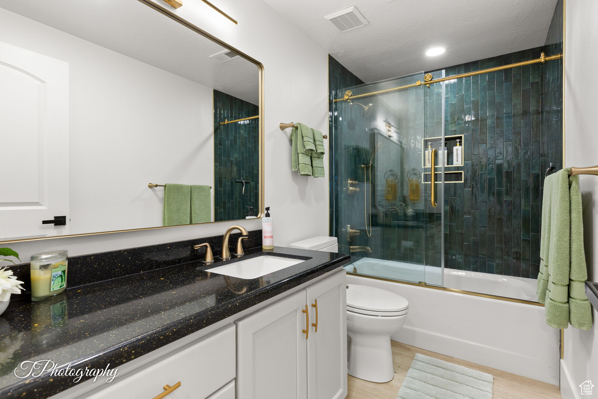 RIDGEPOINTE - Residential