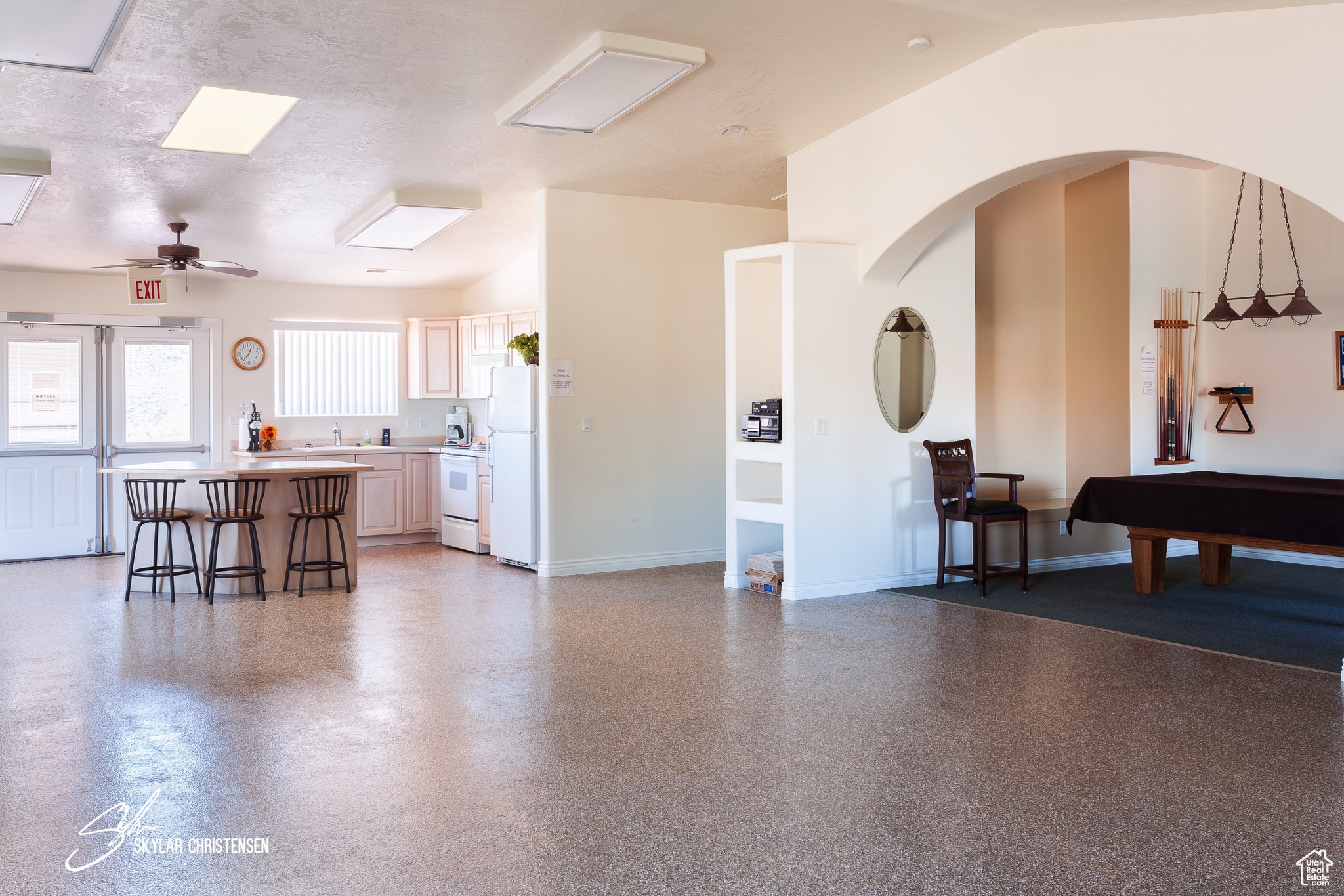 RIDGEPOINTE - Residential