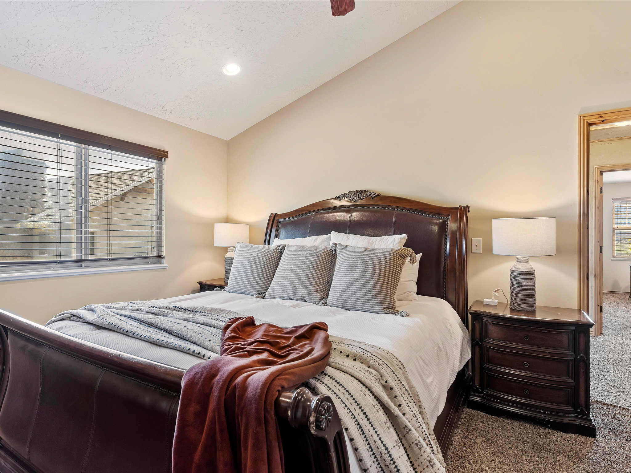 THE CASCADES AT MOOS - Residential