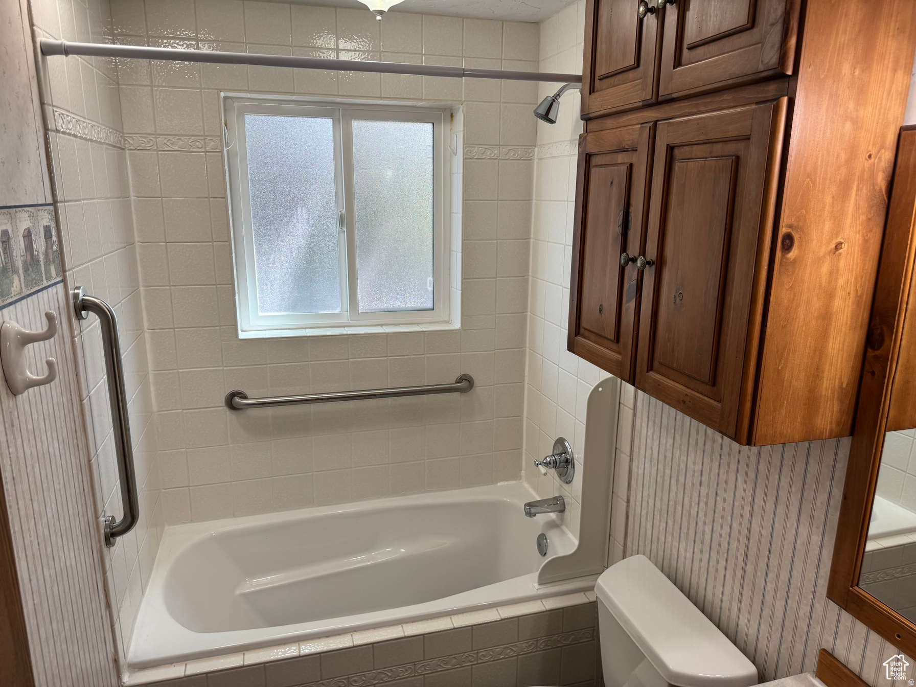 CHARLIE WALKER - Residential