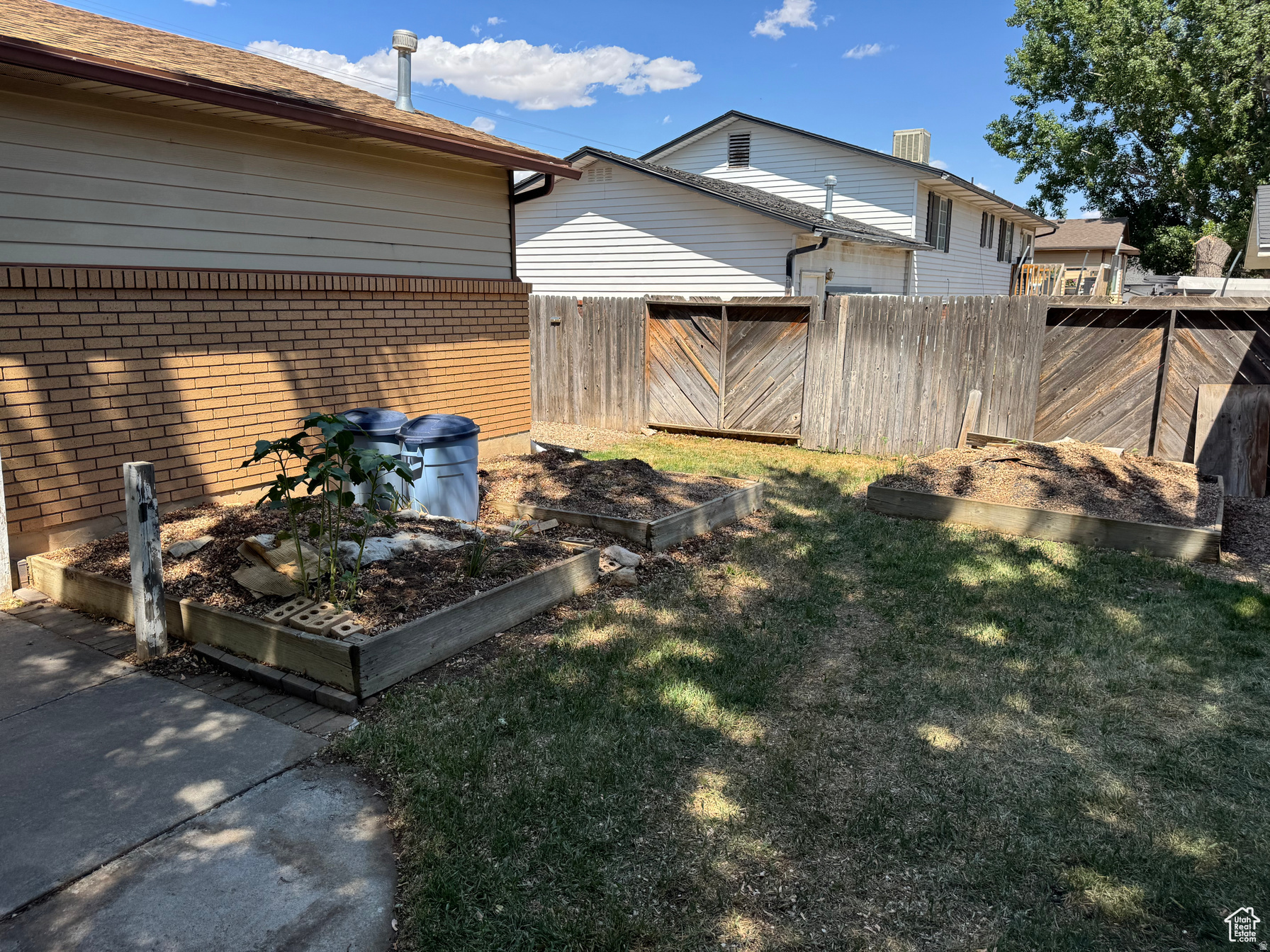 CHARLIE WALKER - Residential