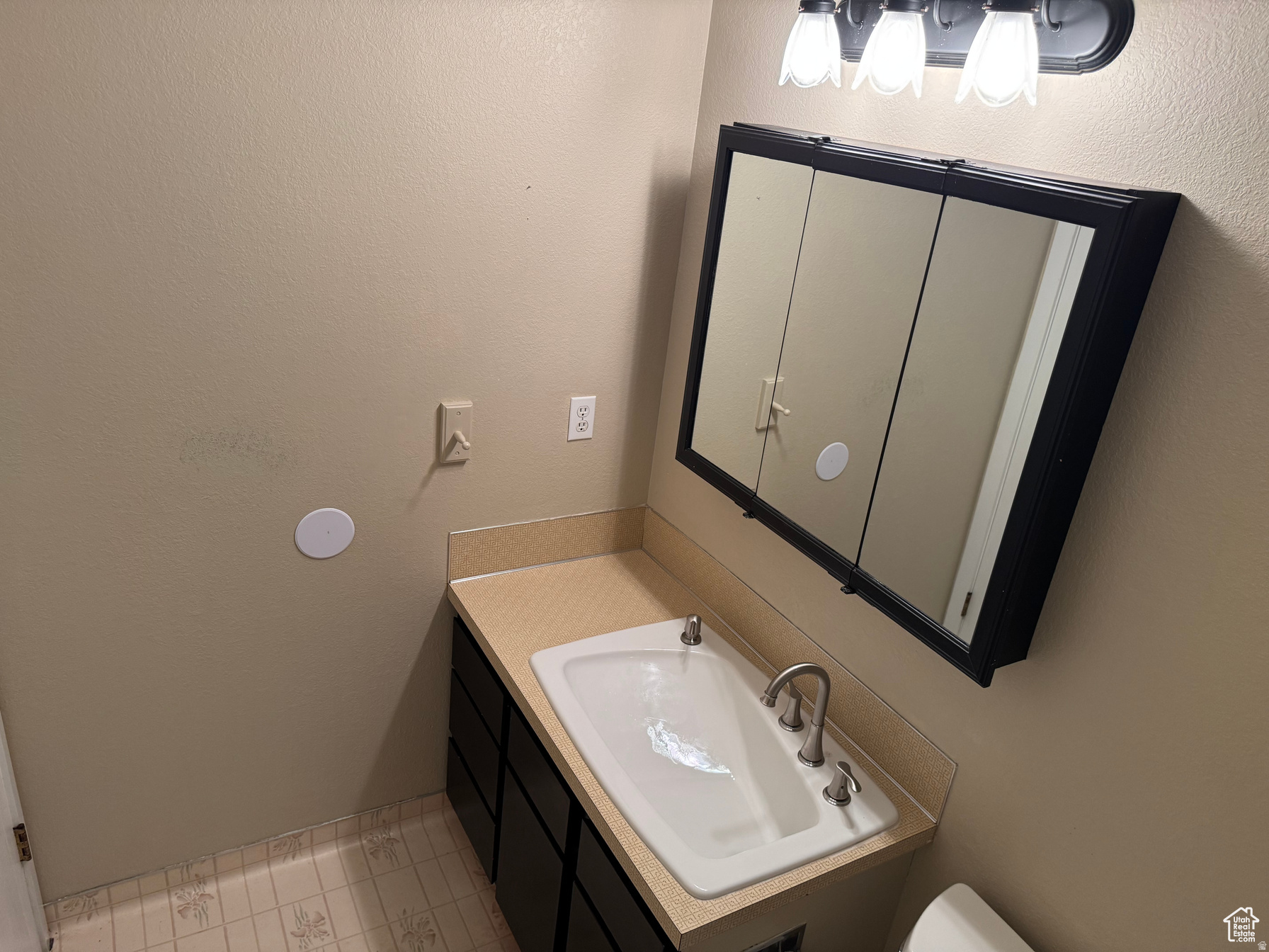 CHARLIE WALKER - Residential