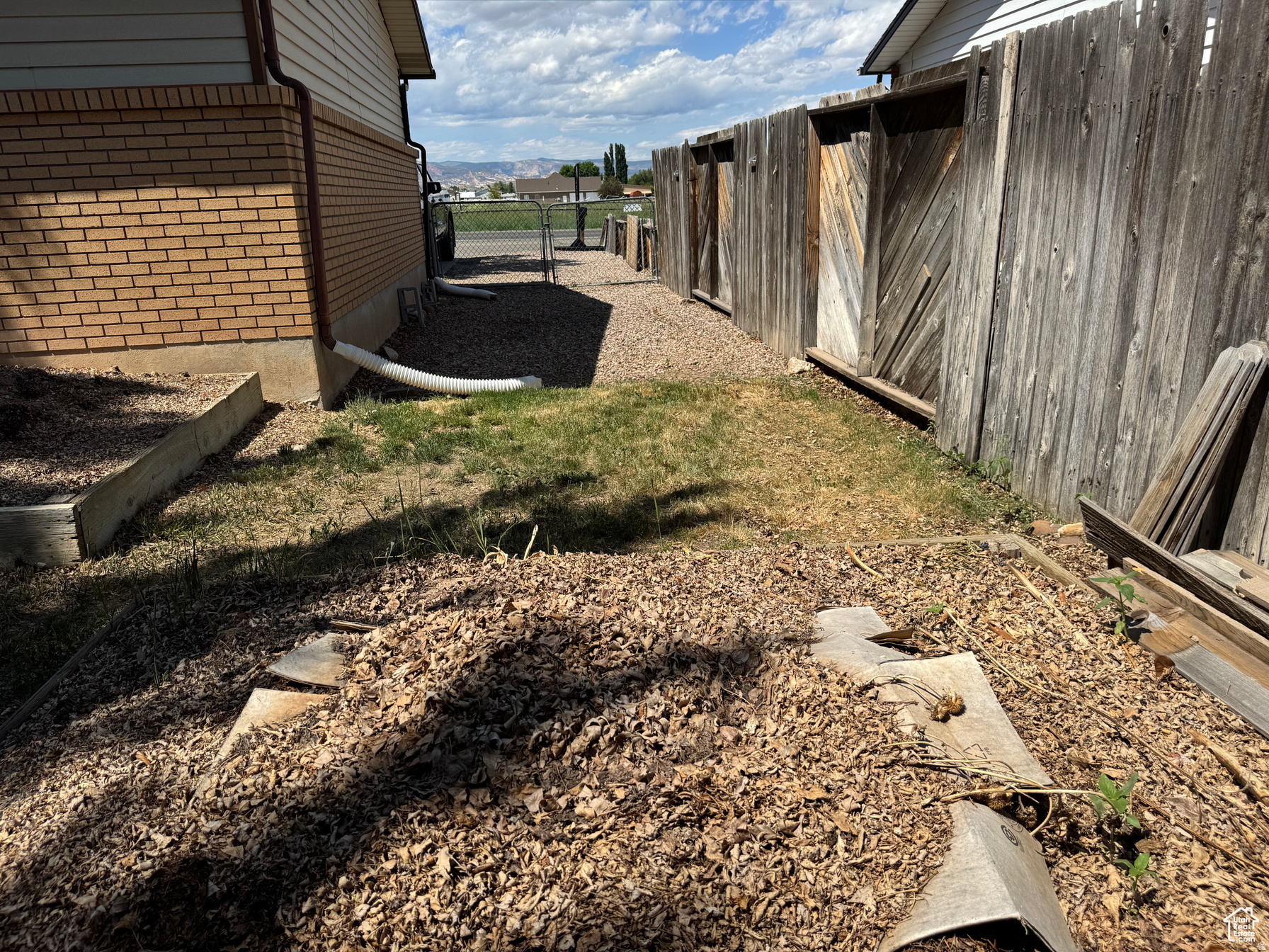 CHARLIE WALKER - Residential