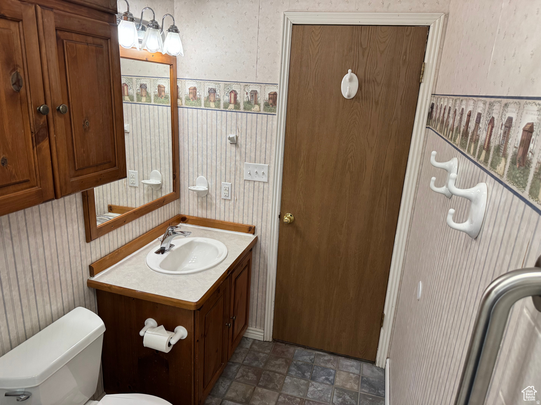 CHARLIE WALKER - Residential