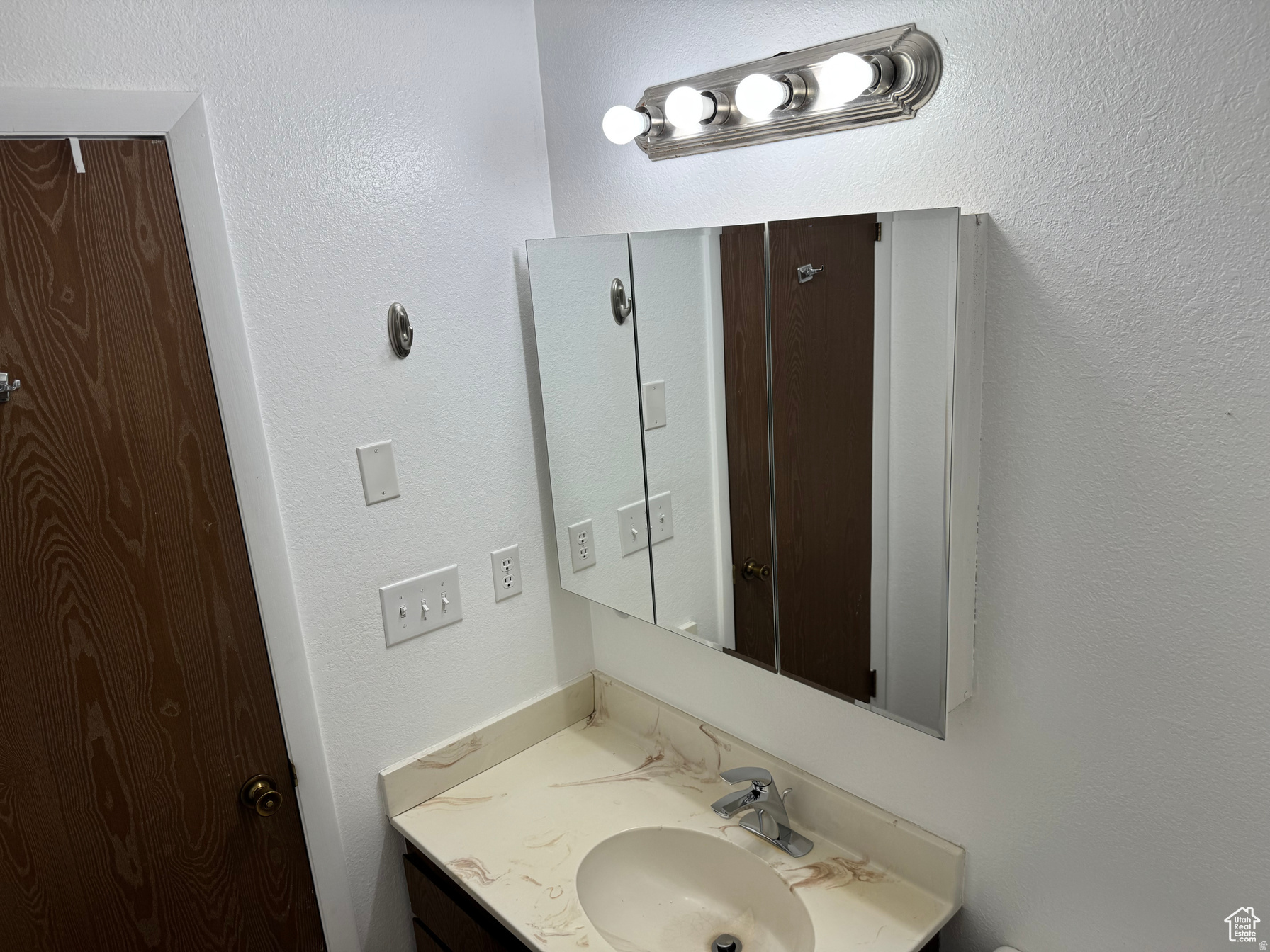 CHARLIE WALKER - Residential