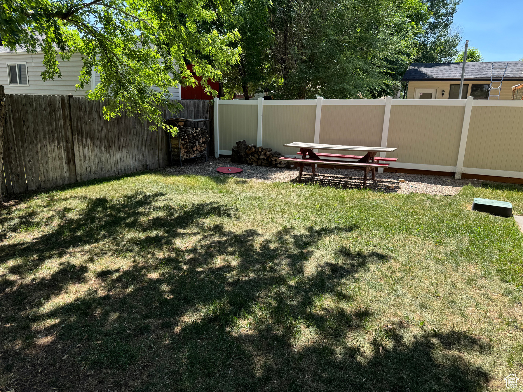 CHARLIE WALKER - Residential