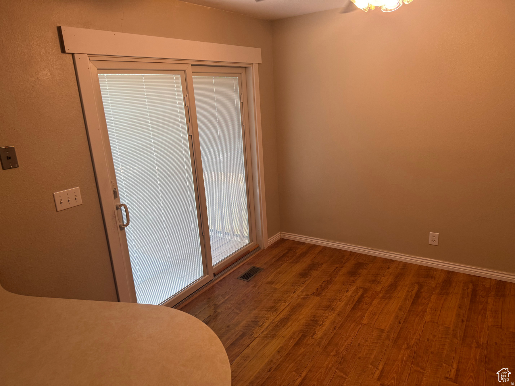 CHARLIE WALKER - Residential