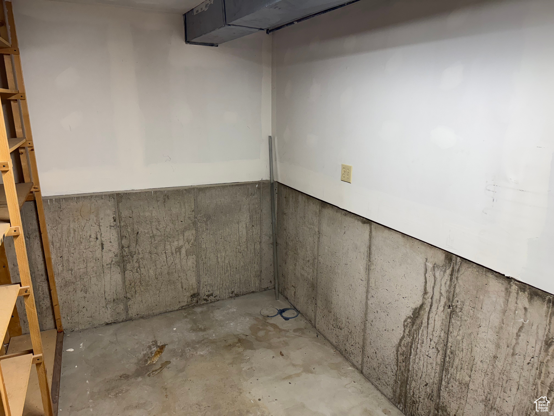 CHARLIE WALKER - Residential