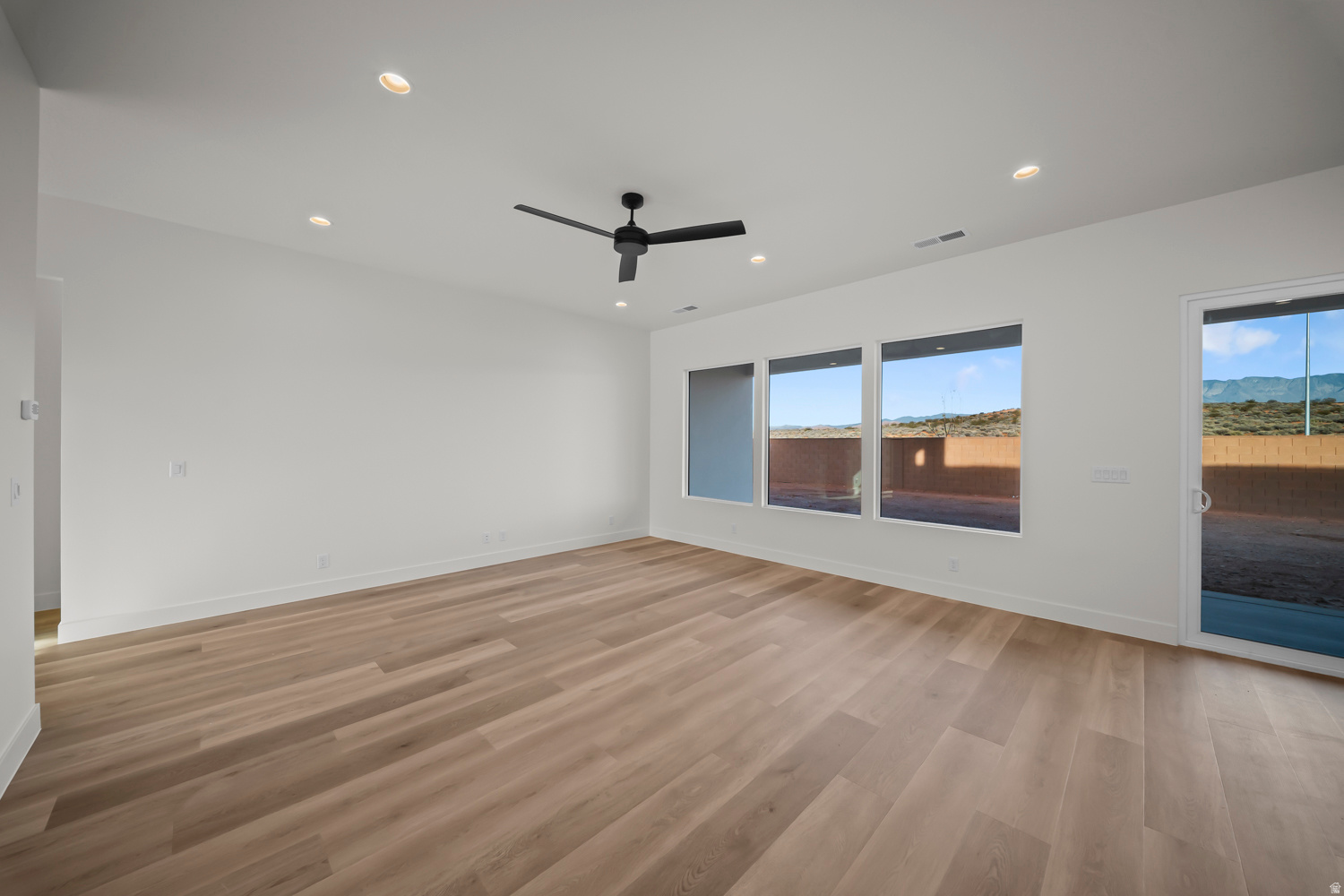 RED SANDS - Residential