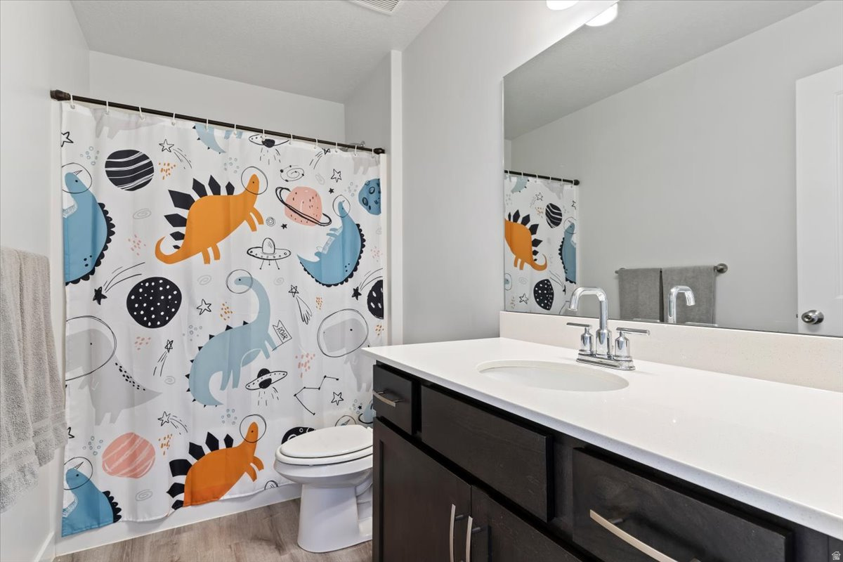 COURTYARD AT GREEN - Residential