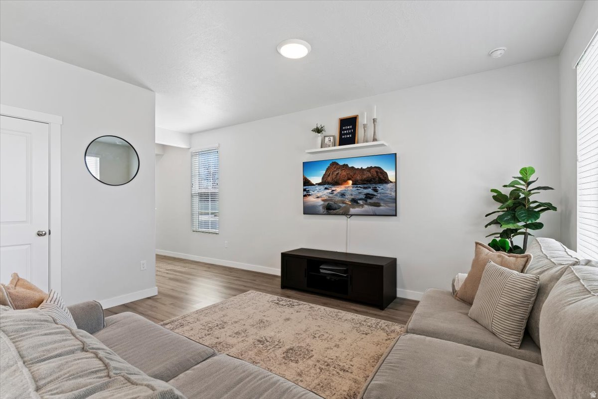 COURTYARD AT GREEN - Residential