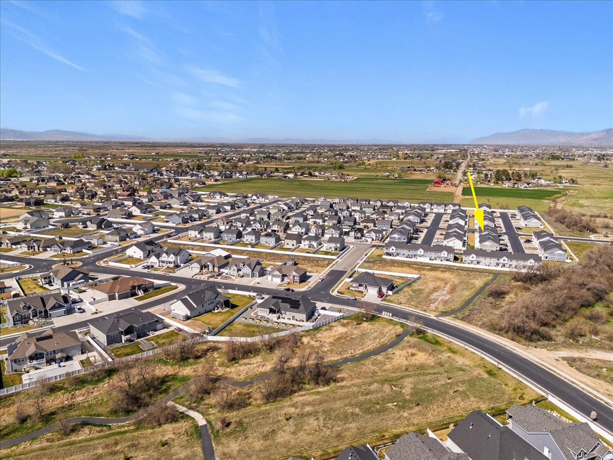 COURTYARD AT GREEN - Residential