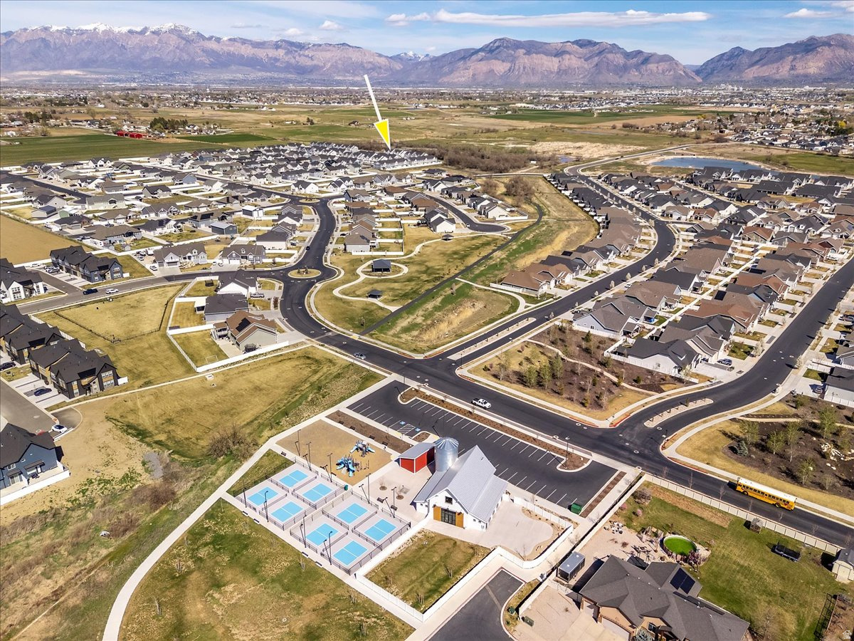 COURTYARD AT GREEN - Residential