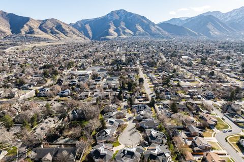 Tiny photo for 2115 E CONNOR PARK CV, Salt Lake City, UT 84109 (MLS # 2138254)