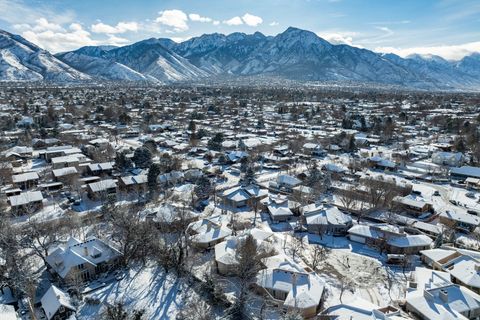 Tiny photo for 2115 E CONNOR PARK CV, Salt Lake City, UT 84109 (MLS # 2138254)