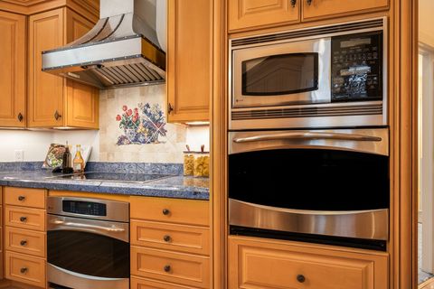 Tiny photo for 2115 E CONNOR PARK CV, Salt Lake City, UT 84109 (MLS # 2138254)