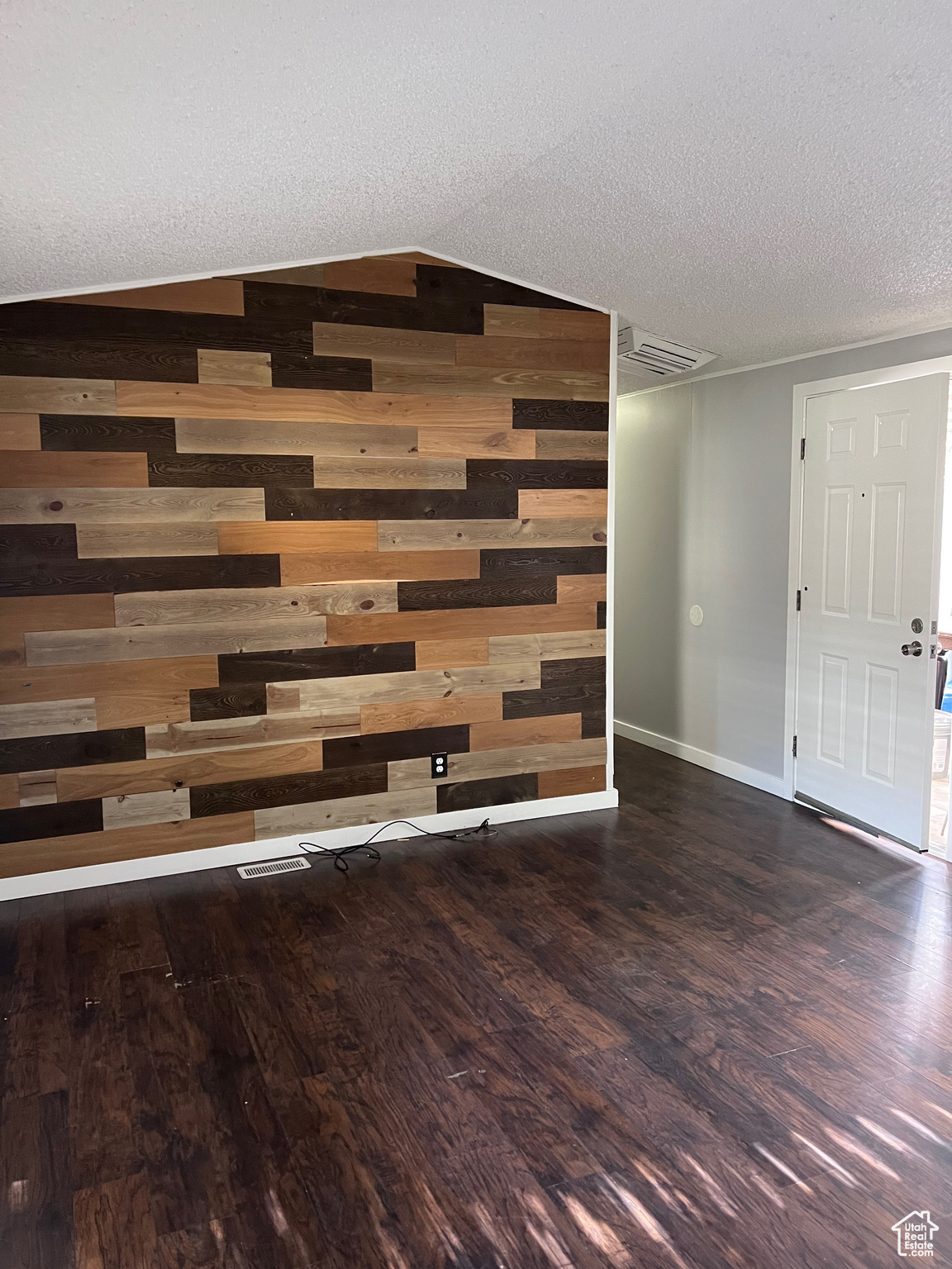 SOUTH SPRINGVILLE TERRACE - Residential