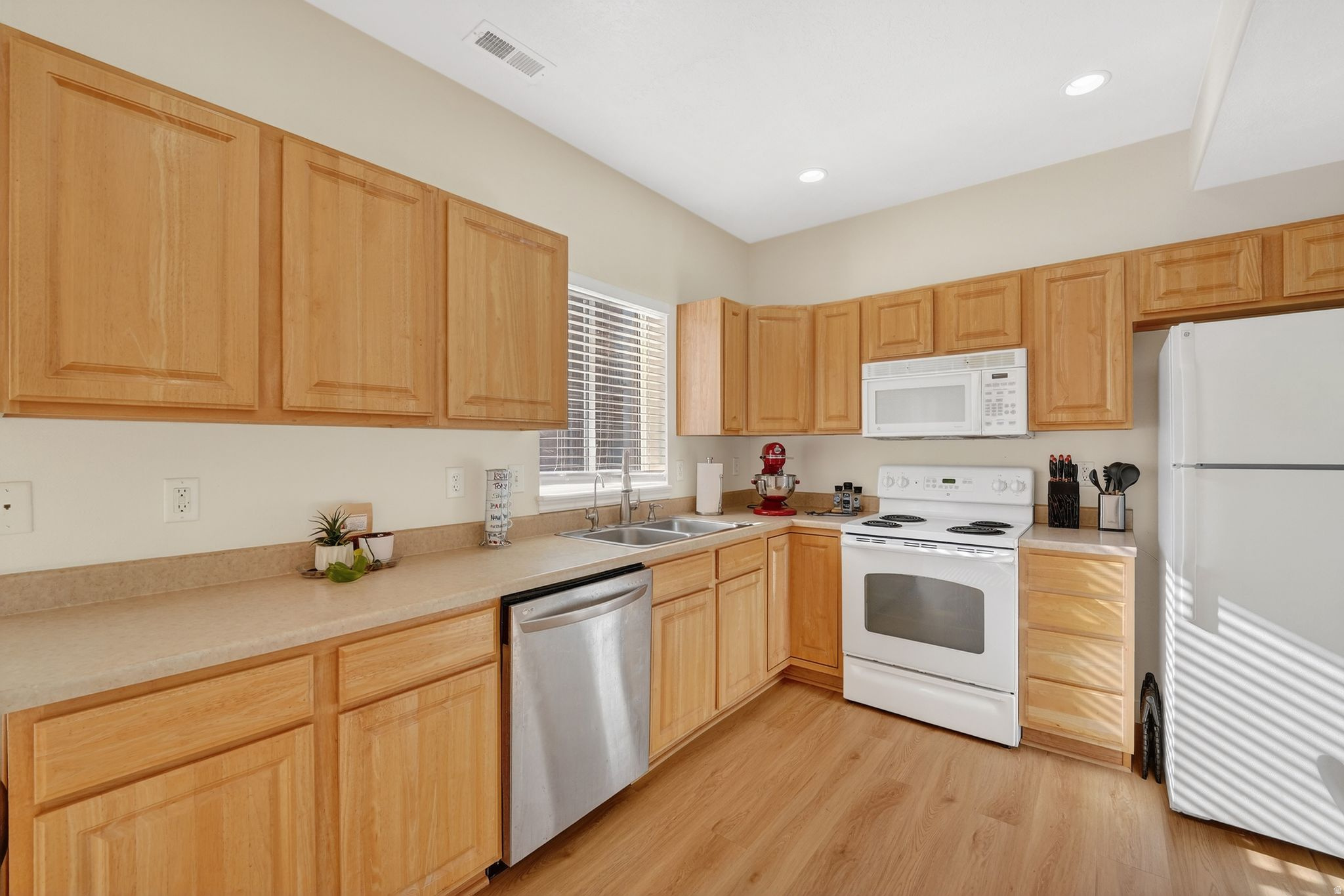 BOULDERS AT ROSECRES - Residential