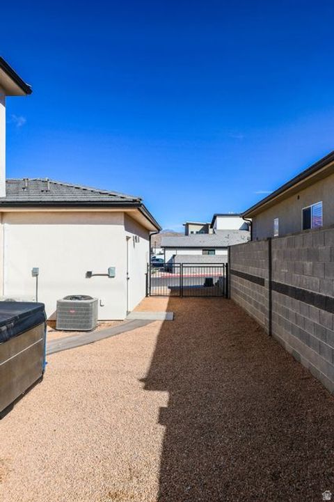 Tiny photo for 3023 W 625 N, Hurricane, UT 84737 (MLS # 2127921)