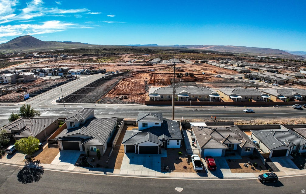 PEREGRINE POINTE WEST - Residential