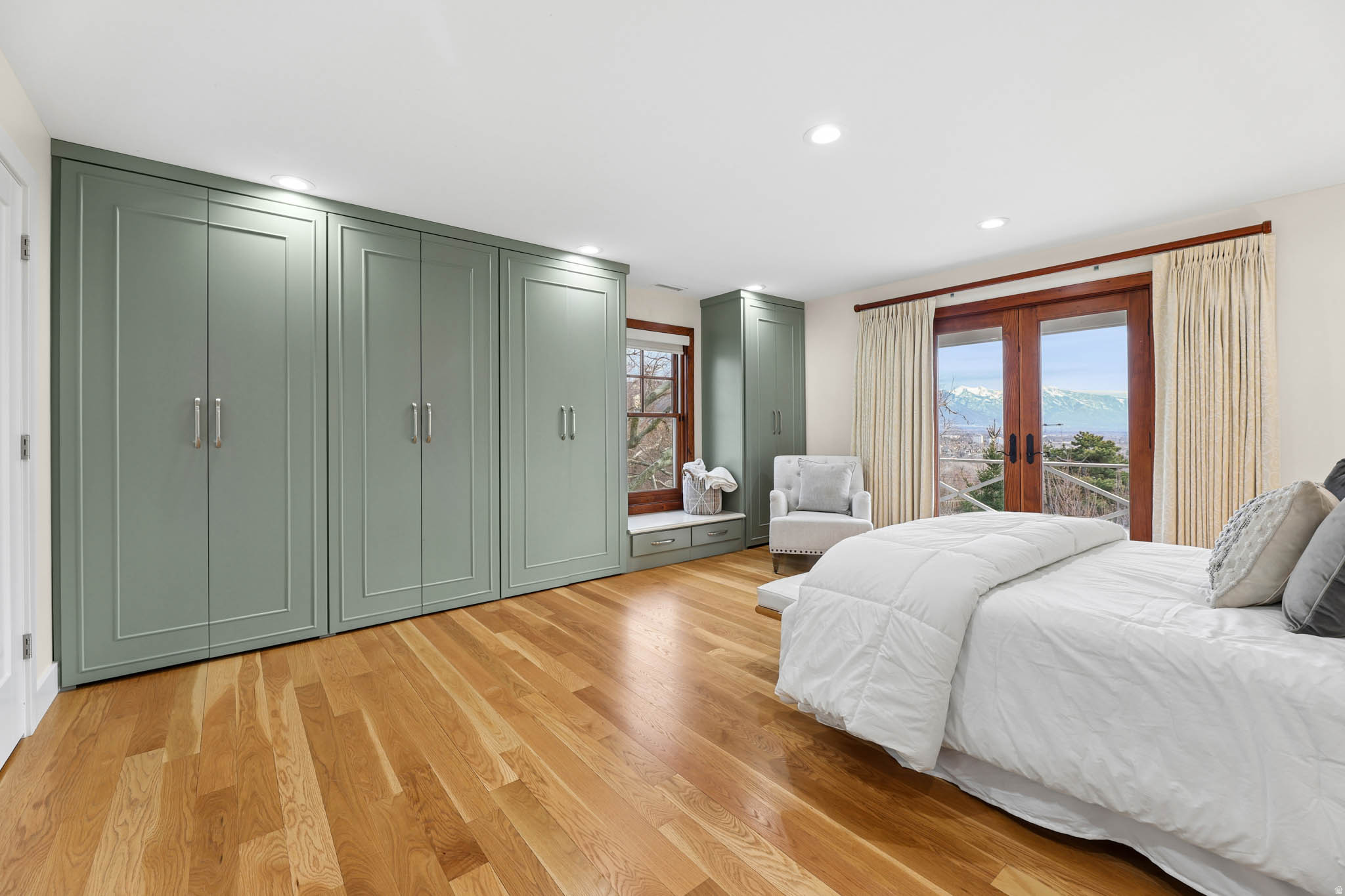 THE AVENUES - Residential