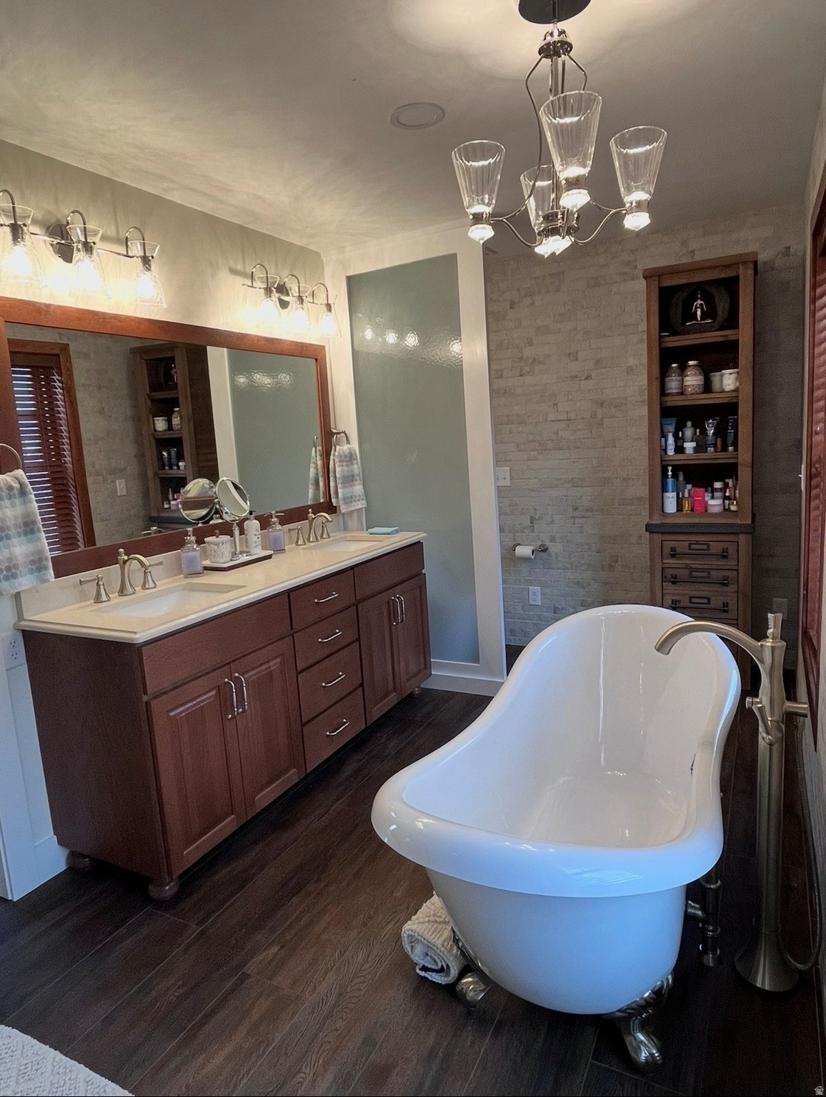 THE AVENUES - Residential