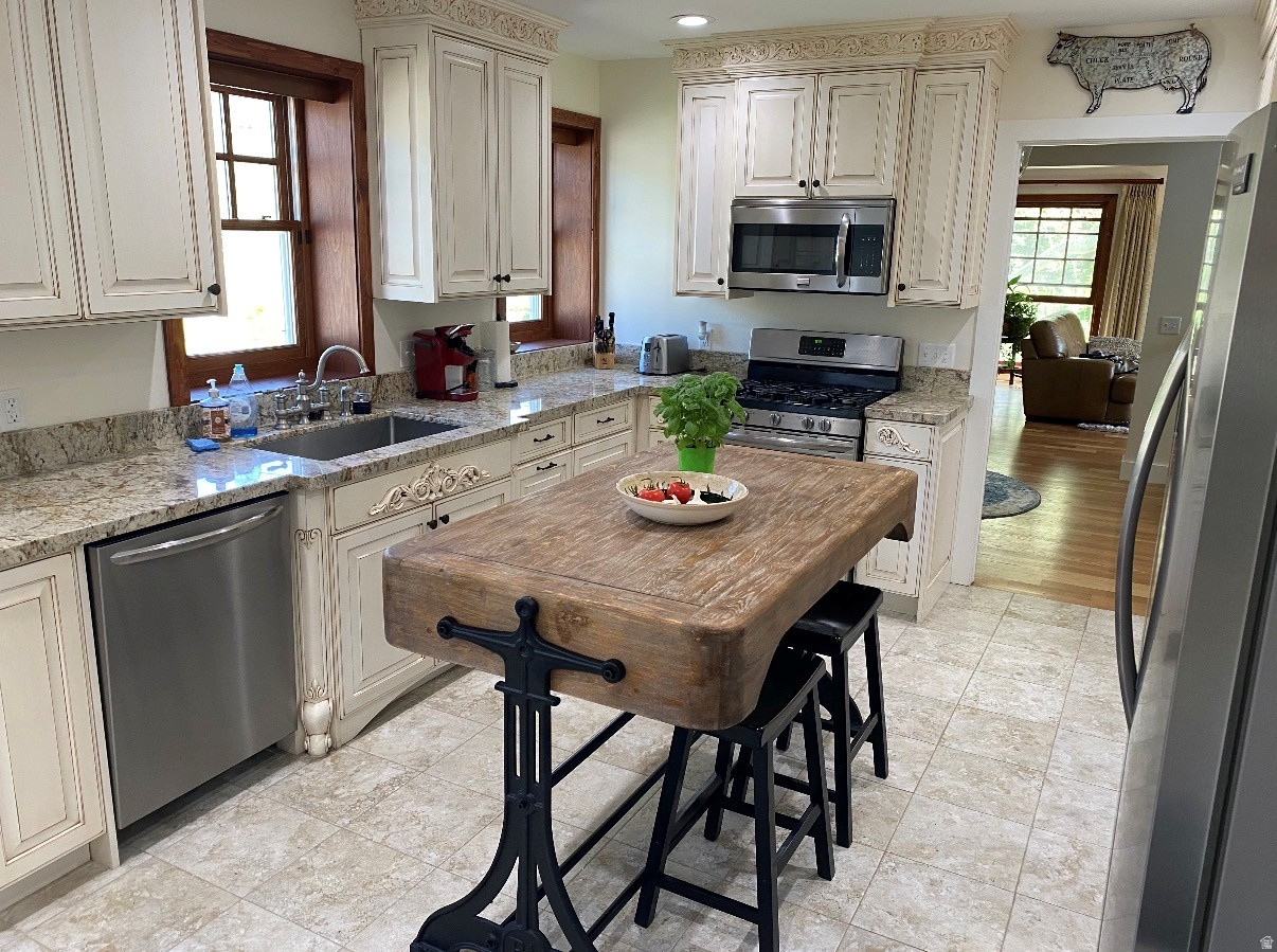 THE AVENUES - Residential