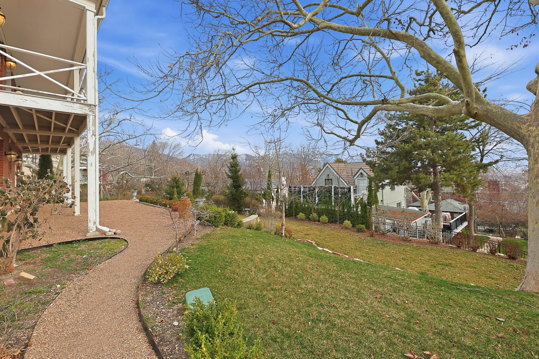 THE AVENUES - Residential