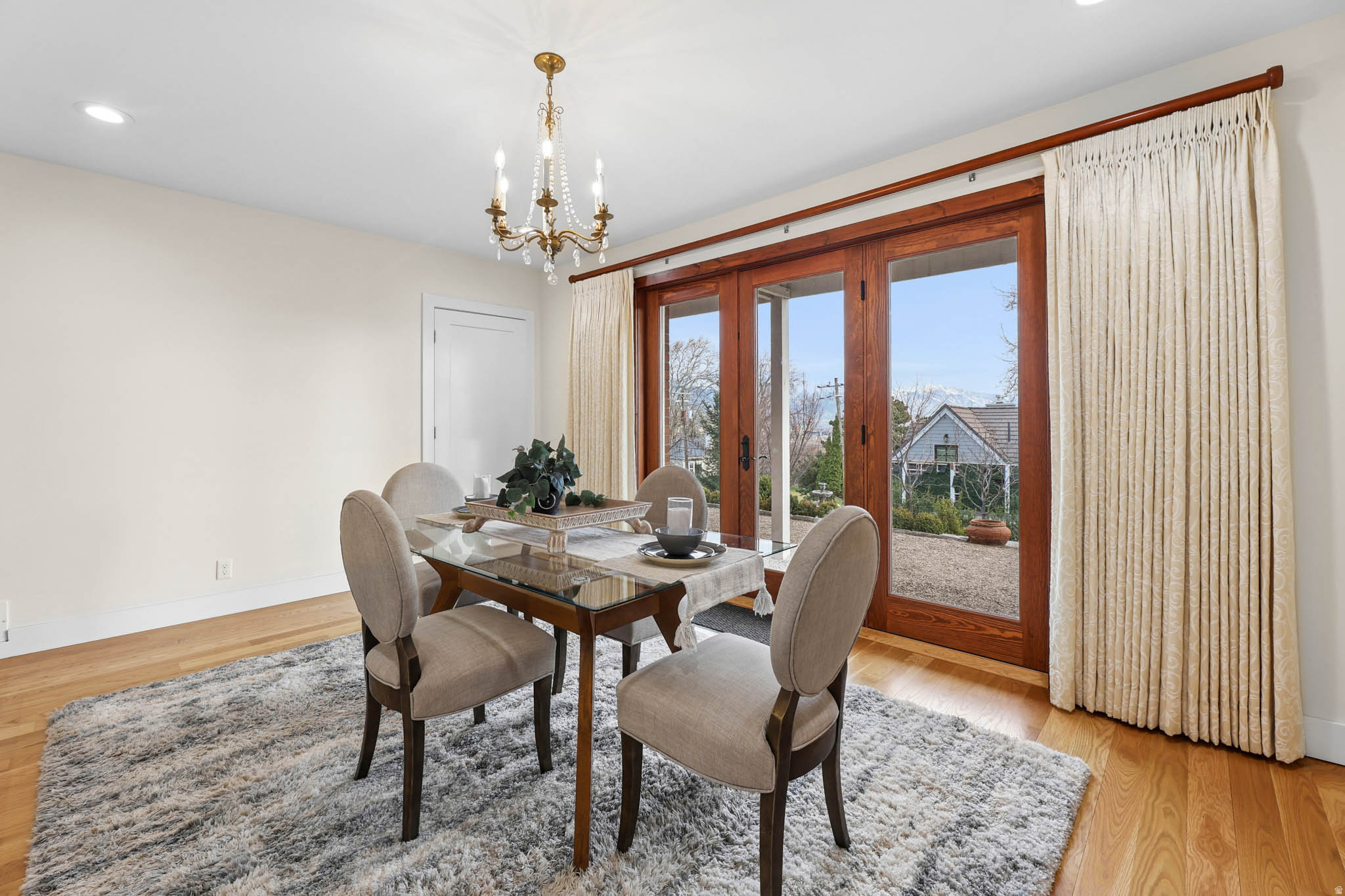 THE AVENUES - Residential