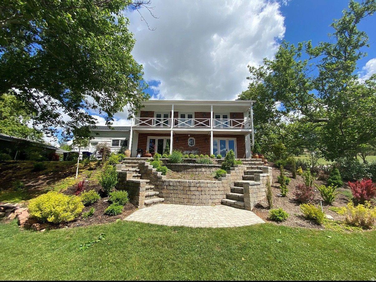 THE AVENUES - Residential