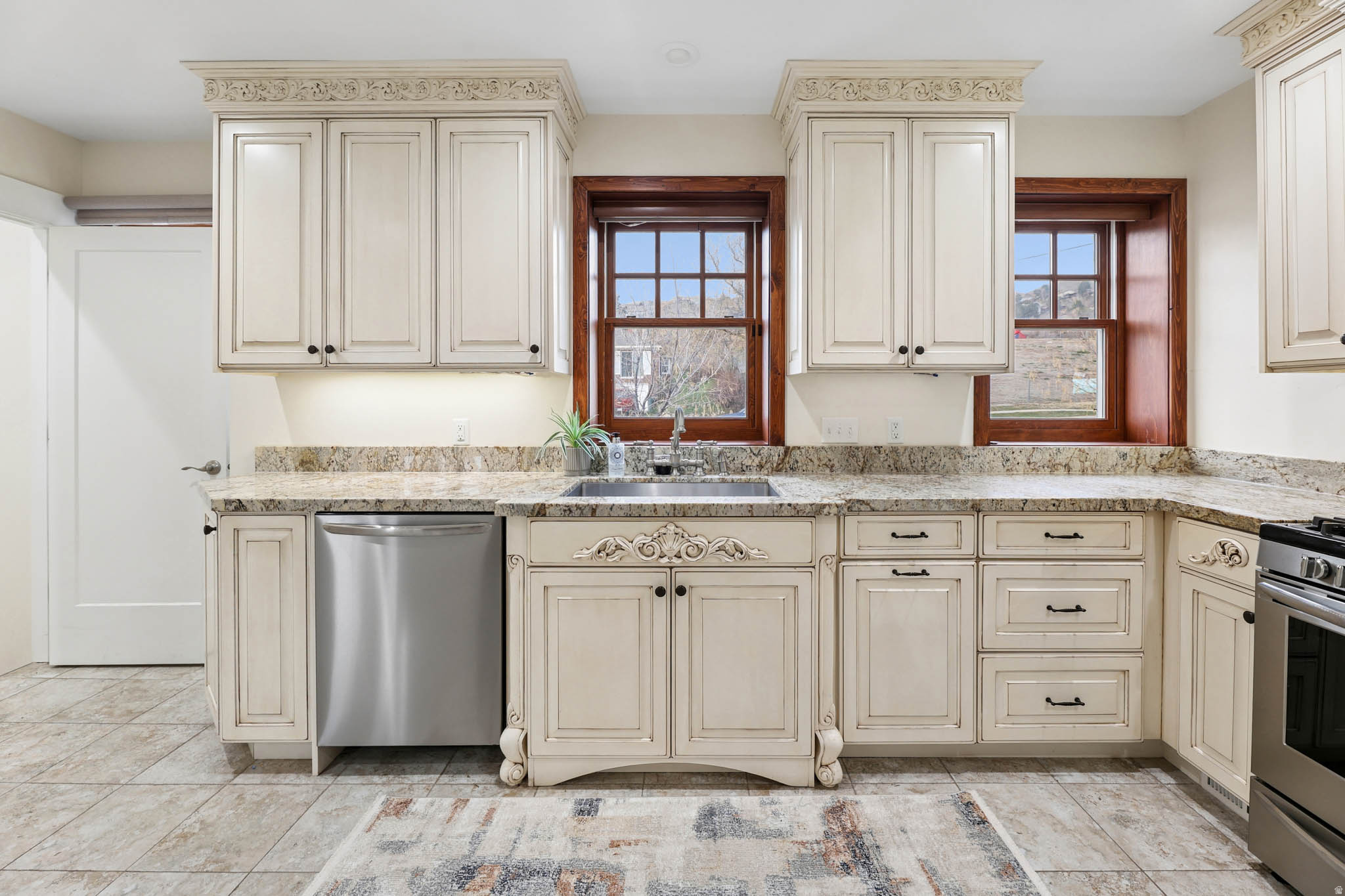 THE AVENUES - Residential