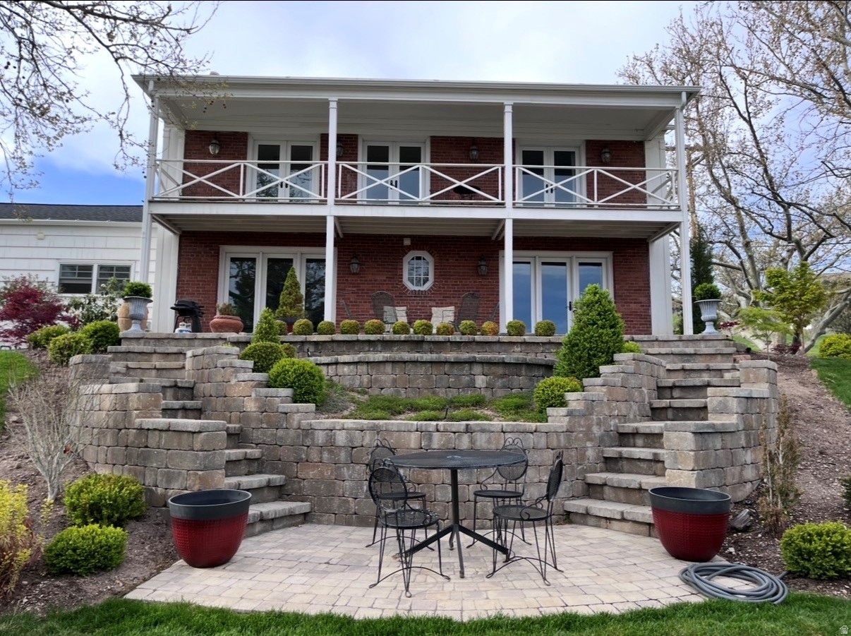 THE AVENUES - Residential