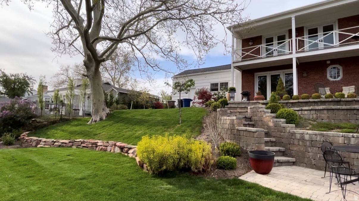 THE AVENUES - Residential