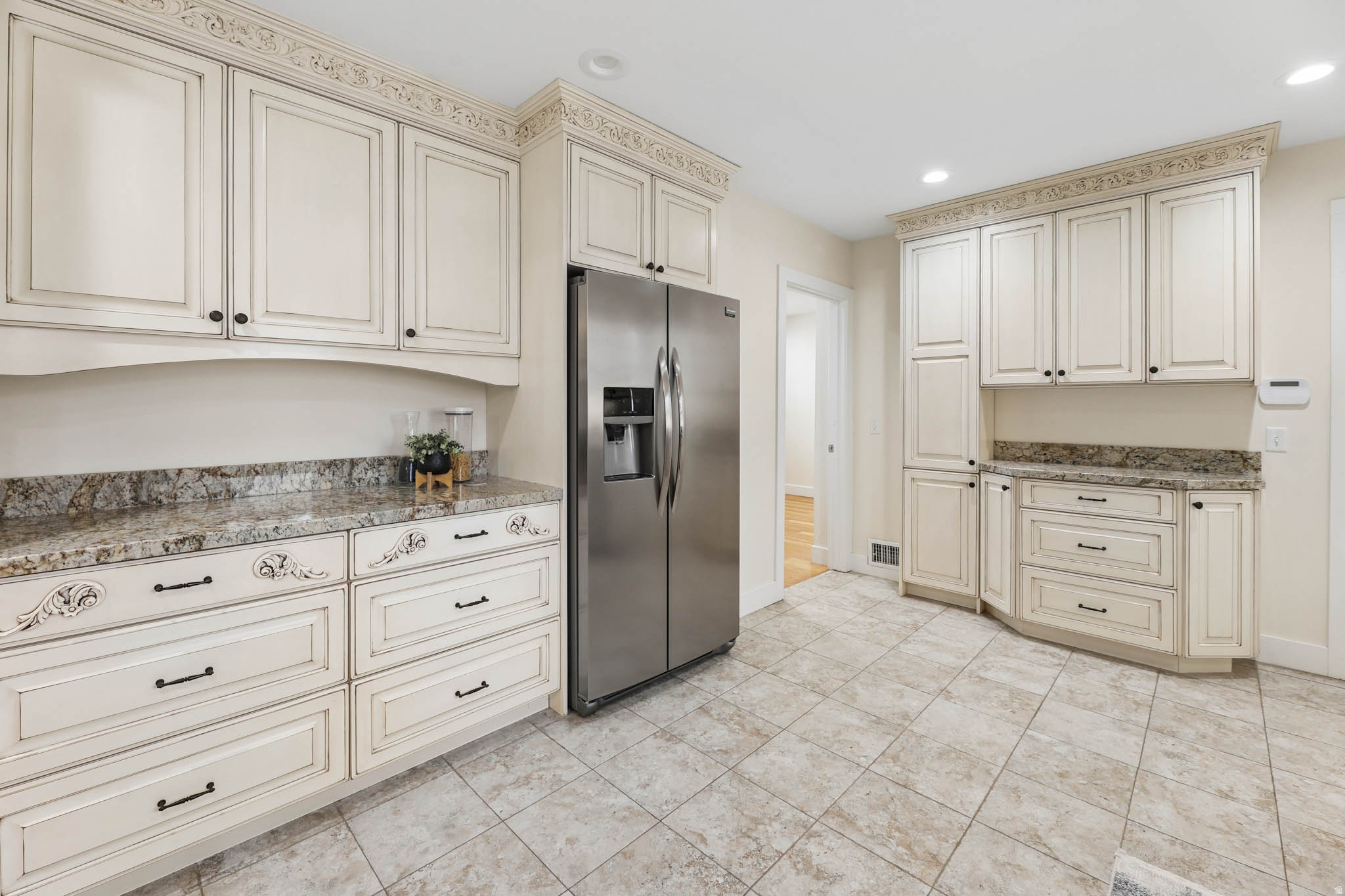 THE AVENUES - Residential