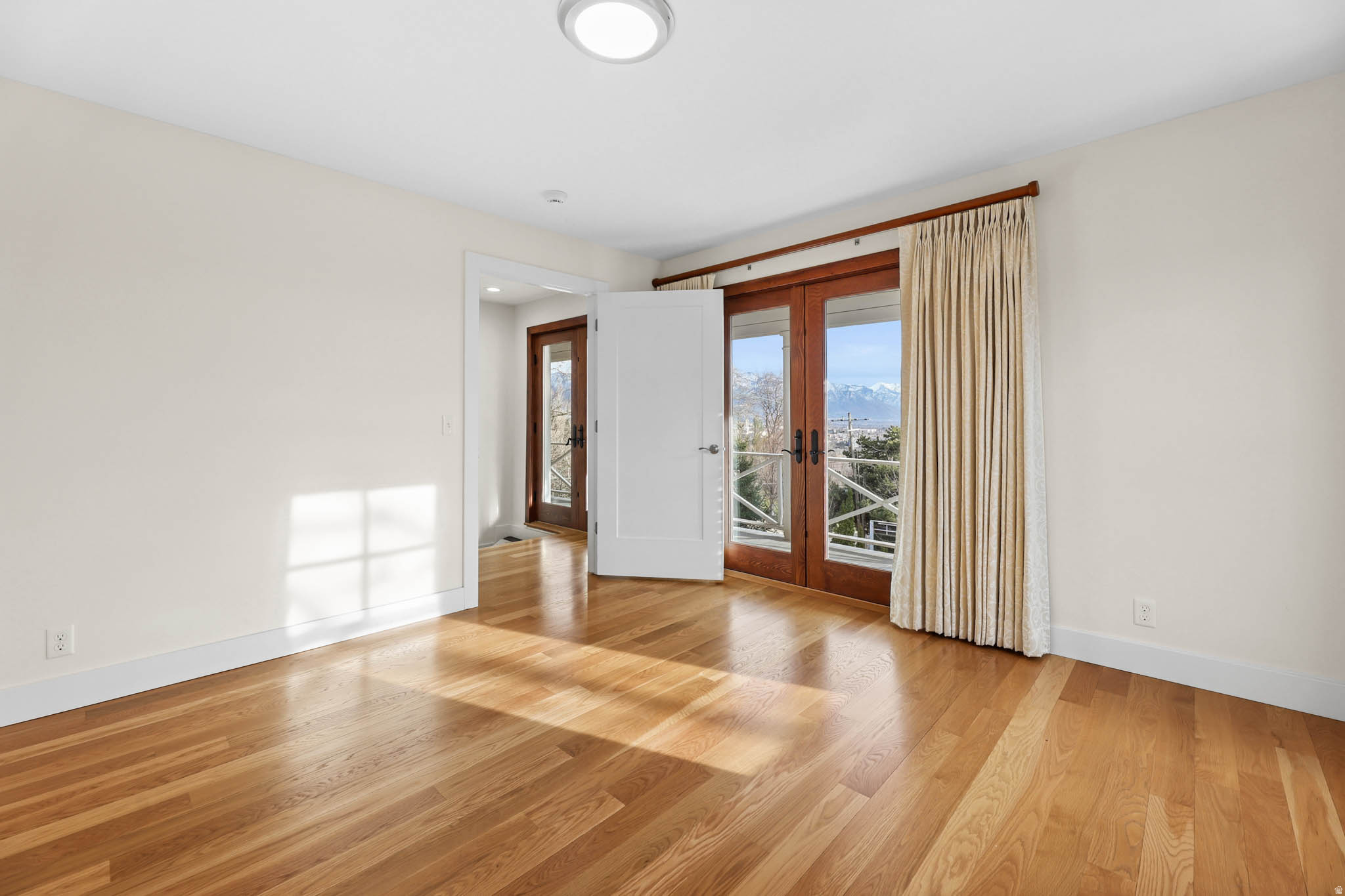 THE AVENUES - Residential