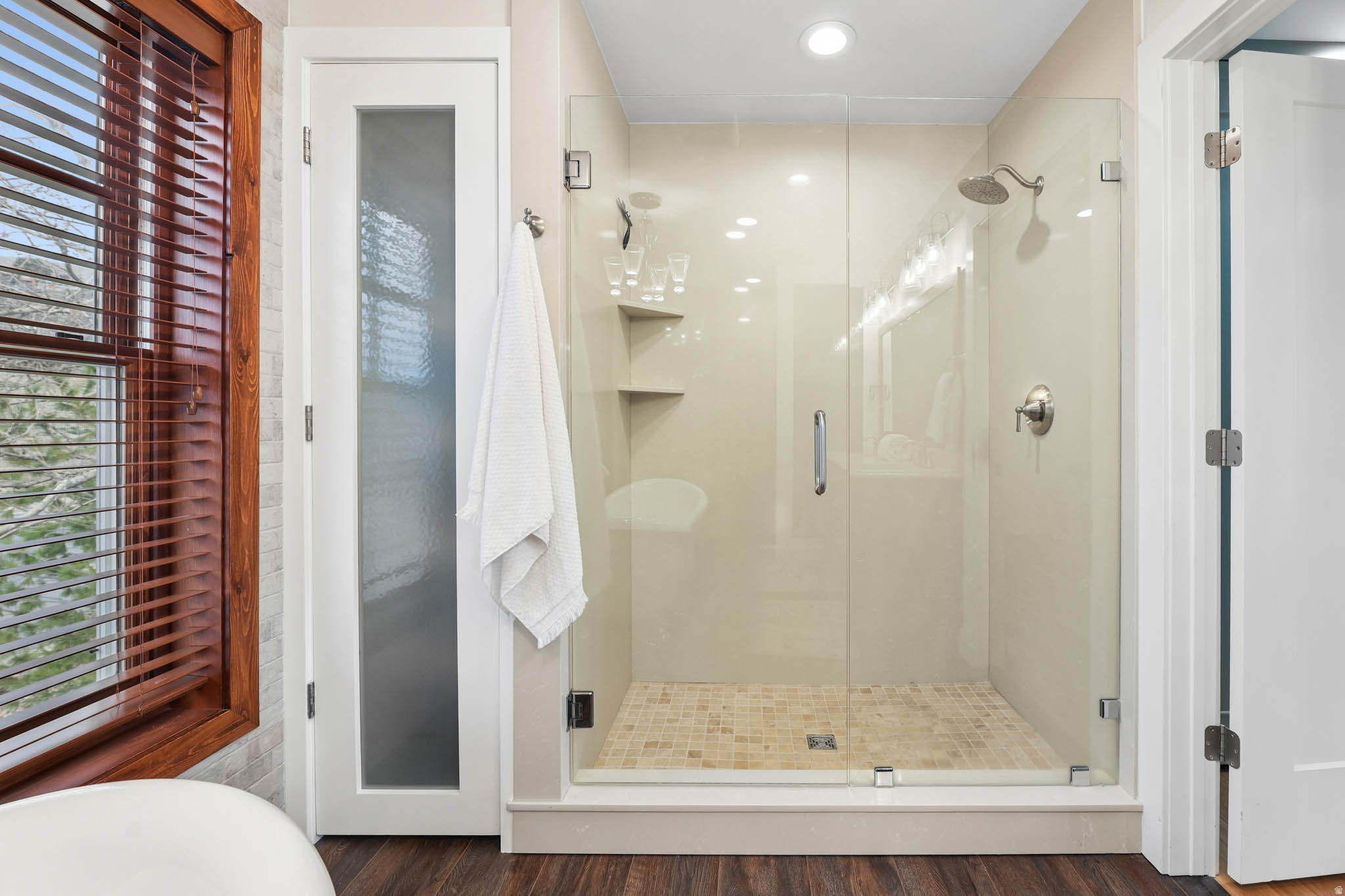 THE AVENUES - Residential