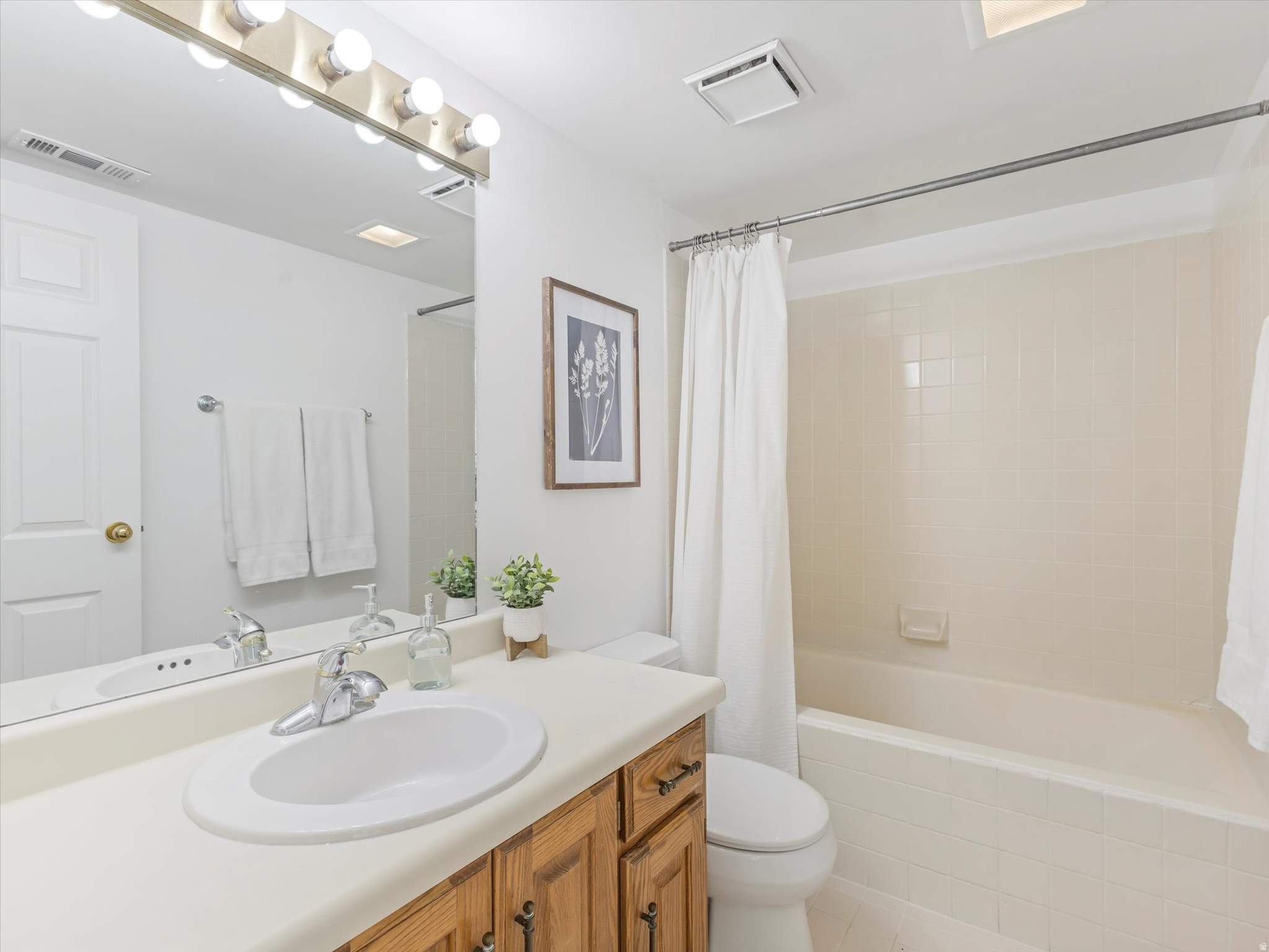 ARLINGTON PLACE - Residential