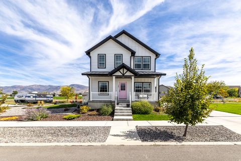 Tiny photo for 28 N 575 W, Hyrum, UT 84319 (MLS # 2146907)