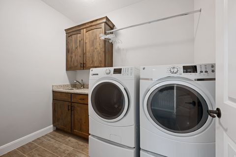 Tiny photo for 3429 W 2570 S, Hurricane, UT 84737 (MLS # 2135711)