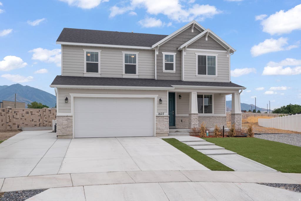 Photo of 1627 N ASHLIN CT E, Tooele, UT 84074 (MLS # 2174817)