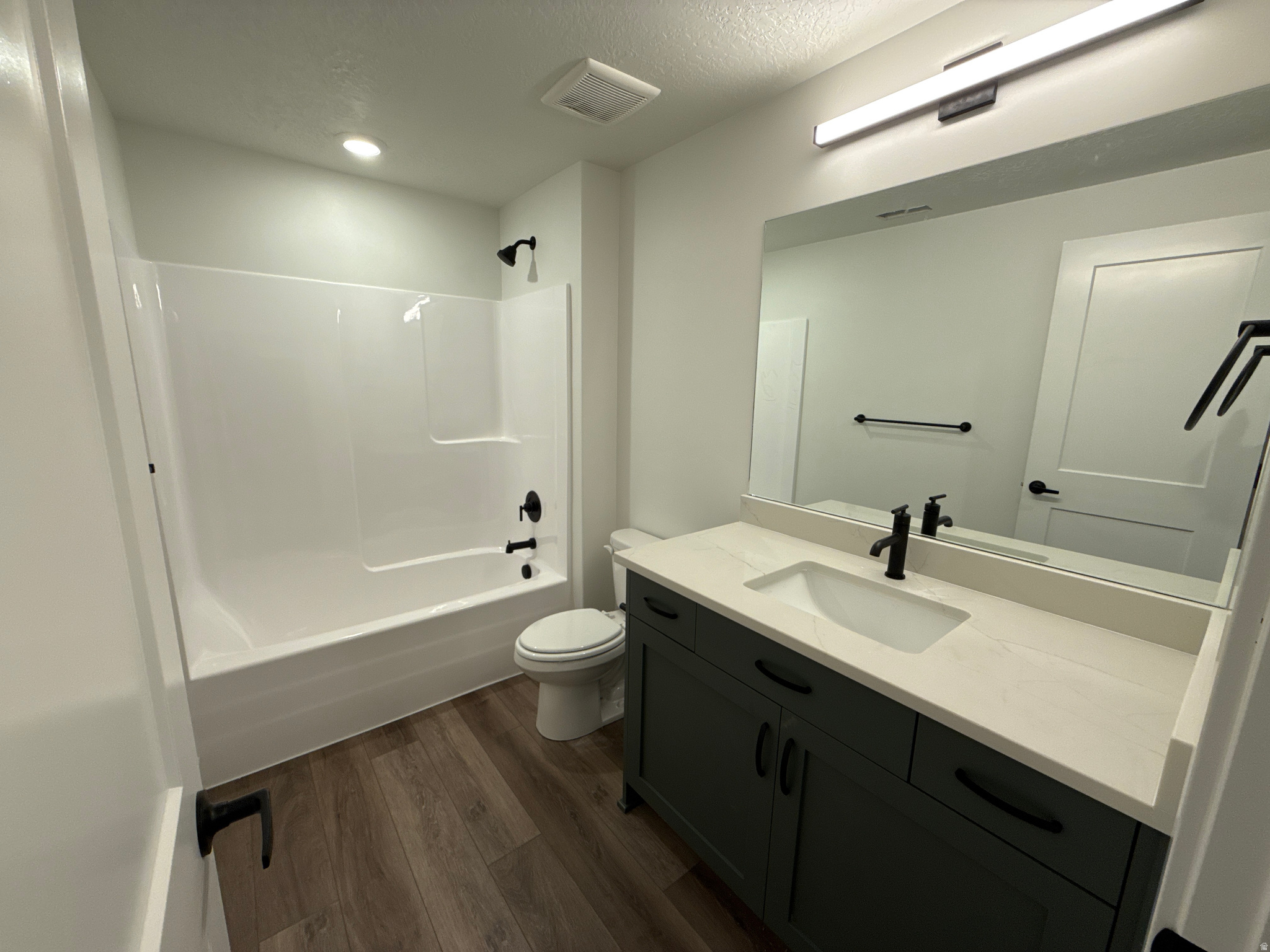 RIVERWOOD - Residential