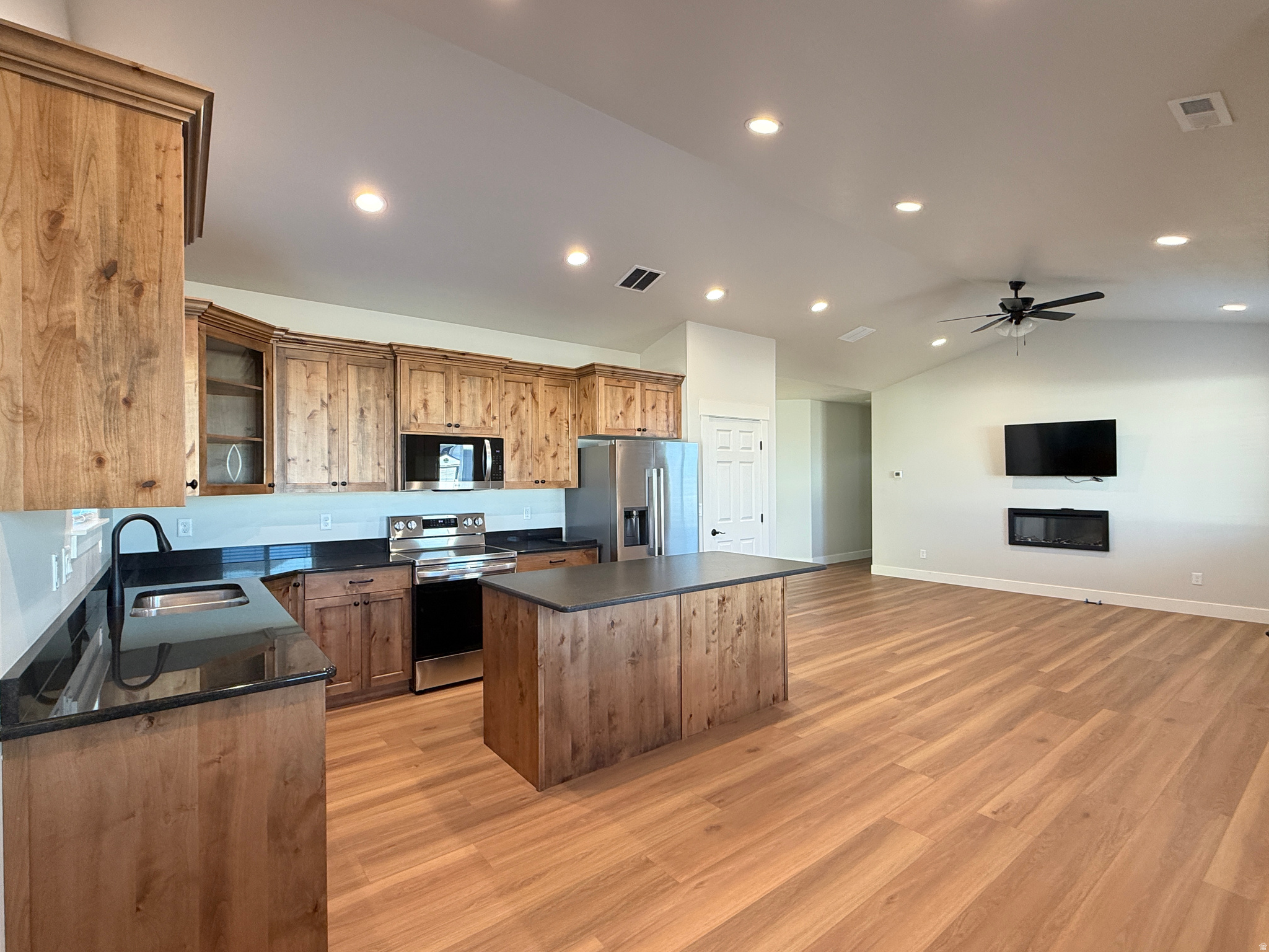 COTTONWOOD LANDING - Residential