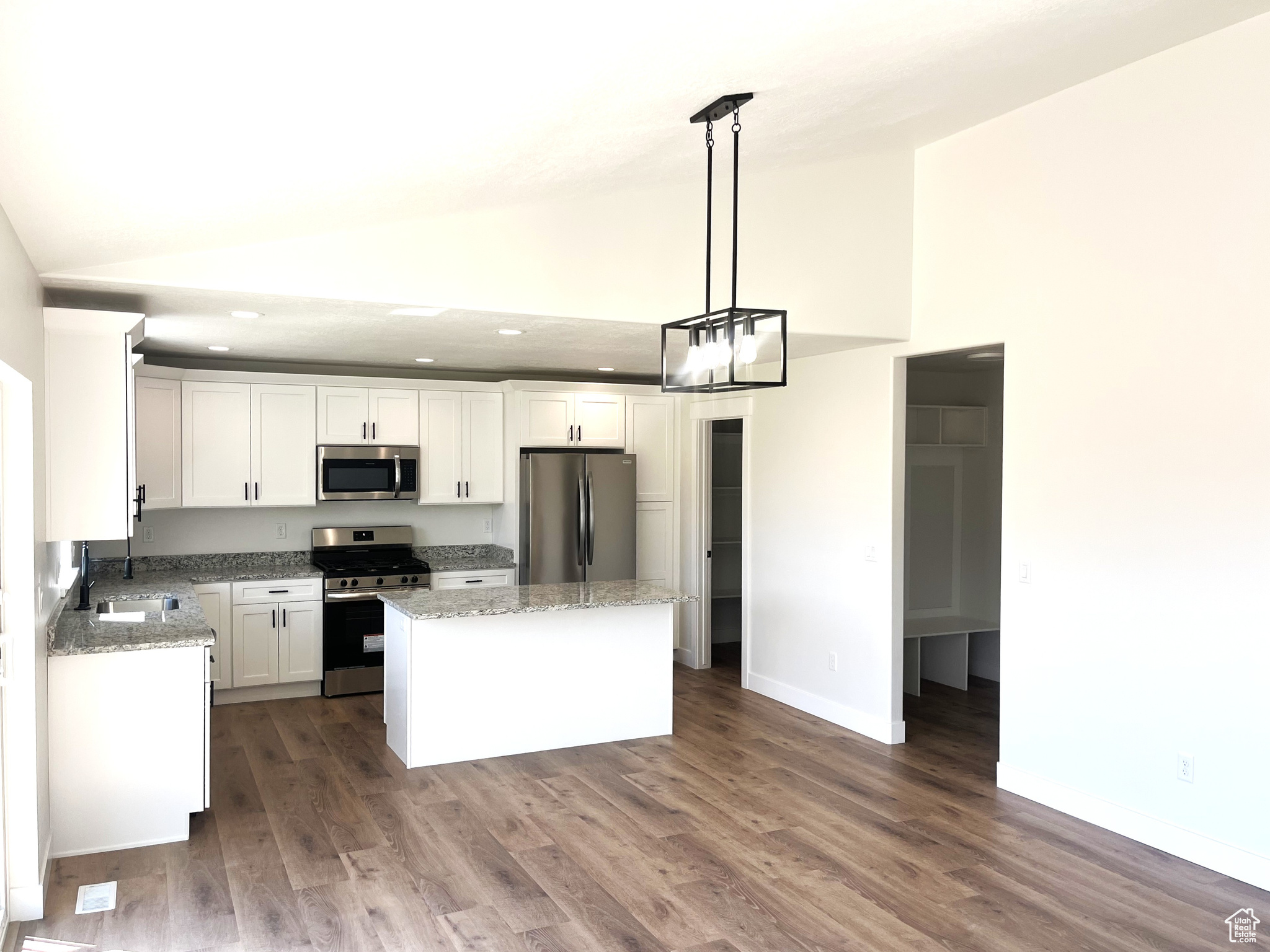 MOUNTAINVILLE FARMS - Residential