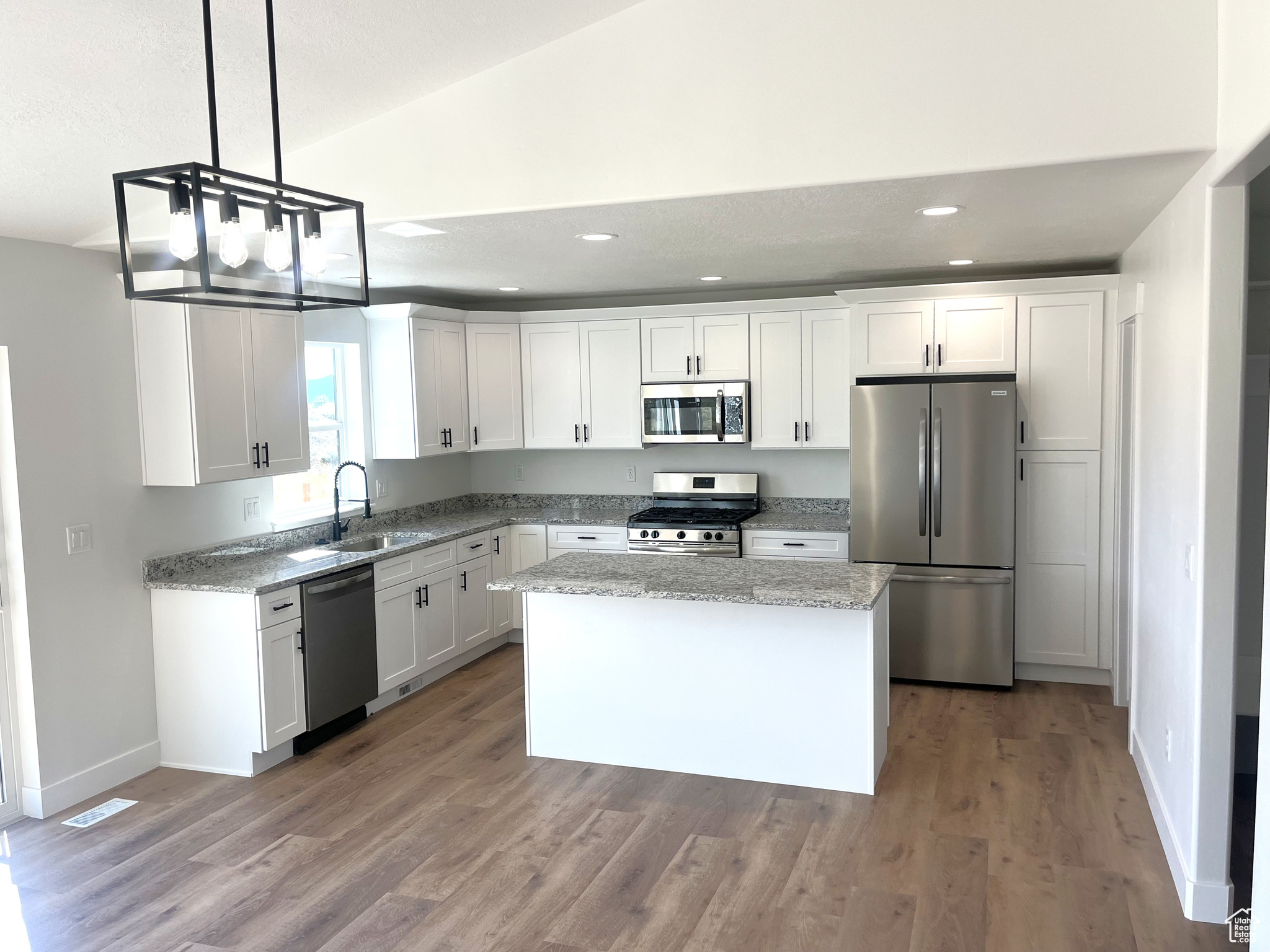 MOUNTAINVILLE FARMS - Residential