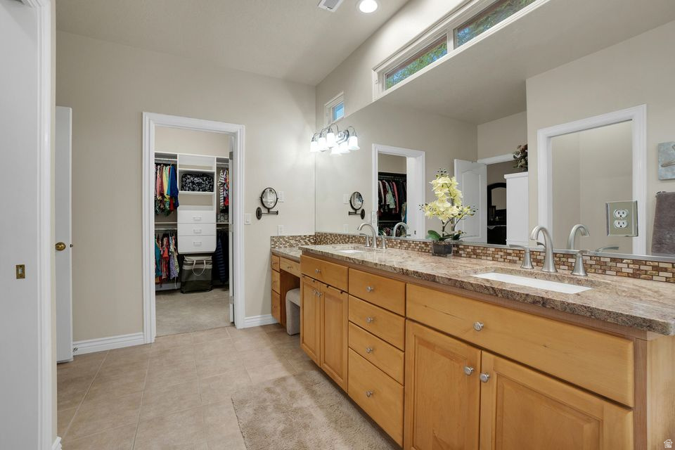 LAS ENTRADAS AT GREEN SPRING - Residential