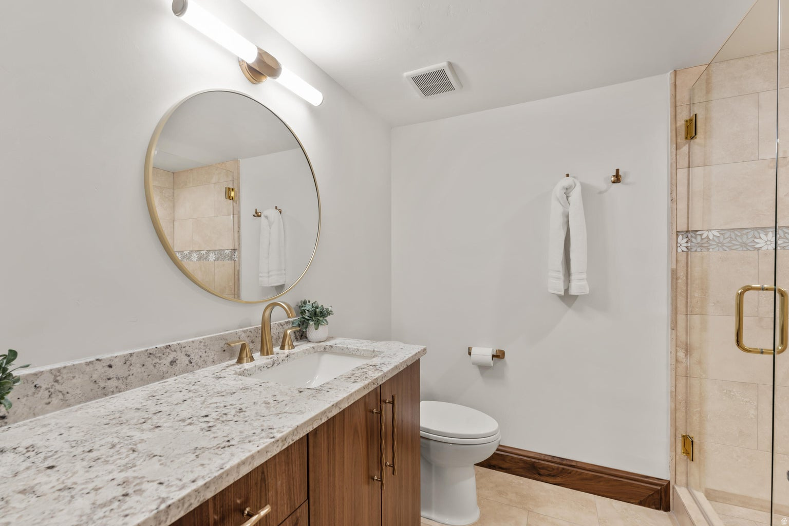 BLOOMINGTON RANCHOS - Residential