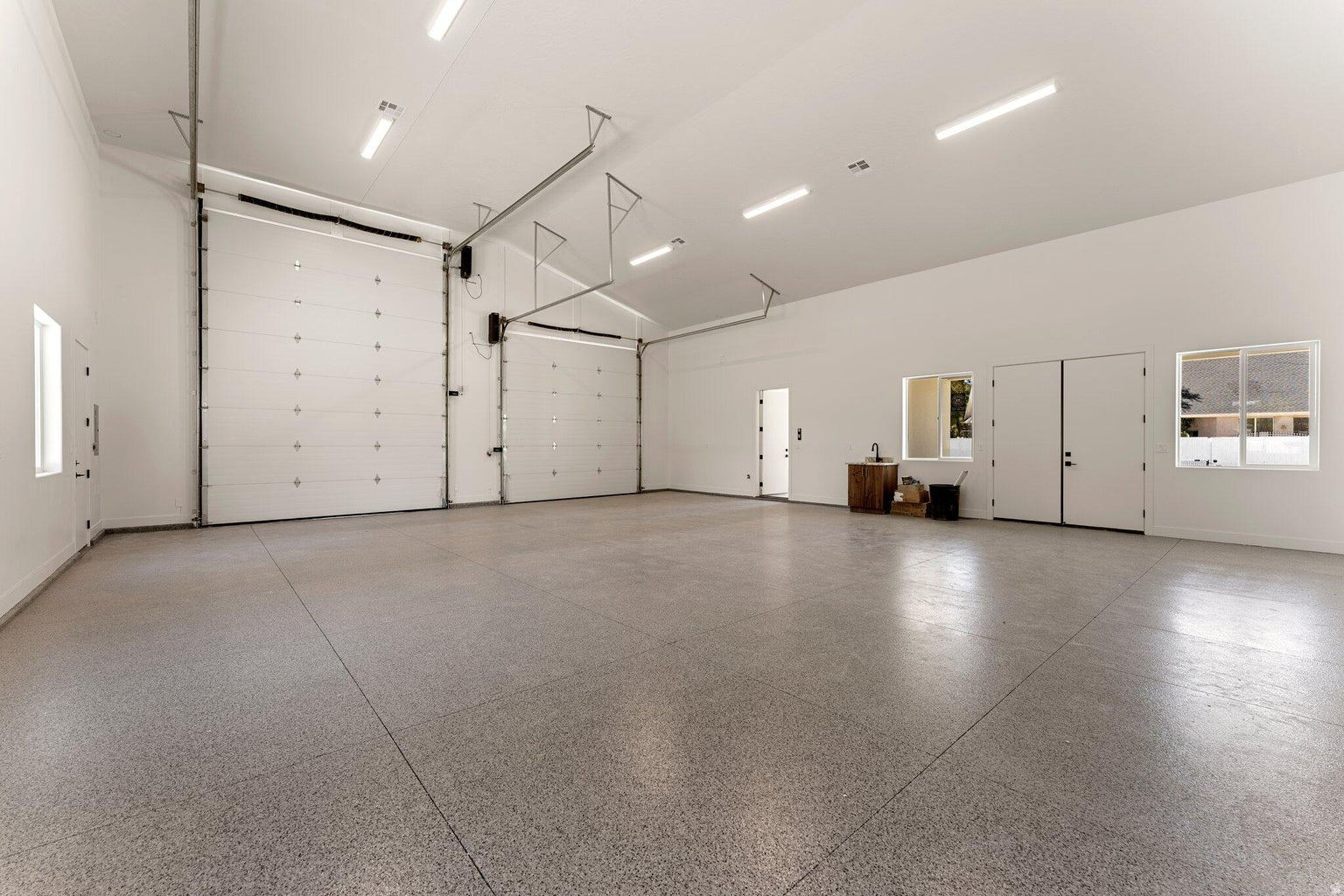 BLOOMINGTON RANCHOS - Residential